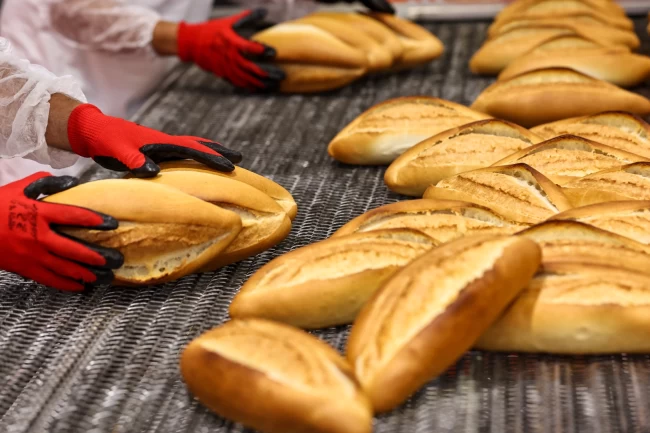 Antalya'da Halk Ekmek'ten 2025'te 5 milyonluk üretim