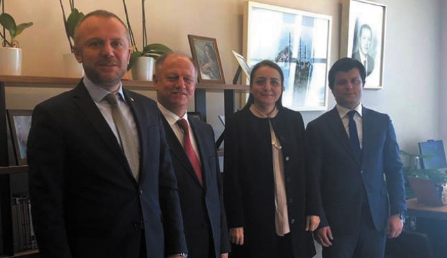 Başdanışman Oruç'a gittiler..