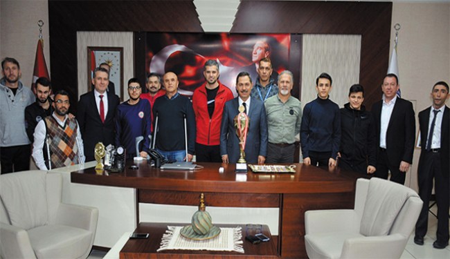 Şampiyon takıma tam altın ödülü