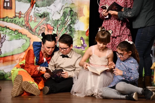 Balıkesir'de çocuklar tatilde sanat ve eğlenceyle buluştu