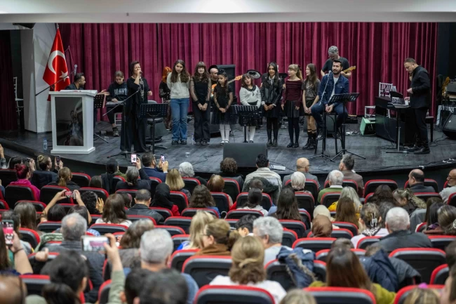 İzmir Bornova'da efsane notalar yankılandı