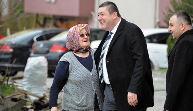 Başkan Tekin'e mahalle sakinlerinden teşekkür..