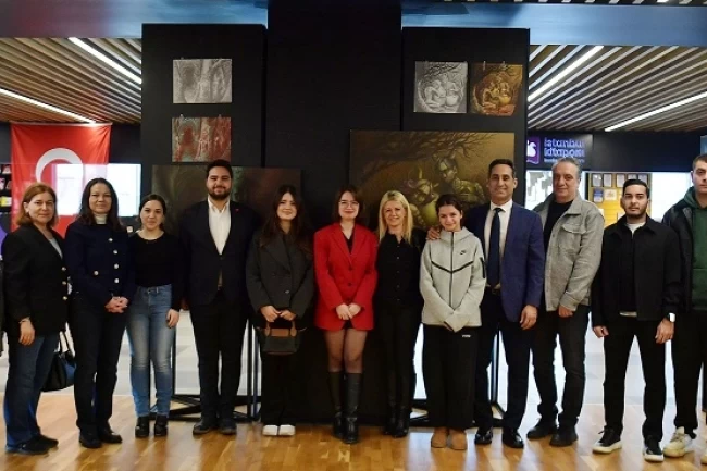 İstanbul Beylikdüzü'nde ‘Evrenler' sergisine yoğun ilgi