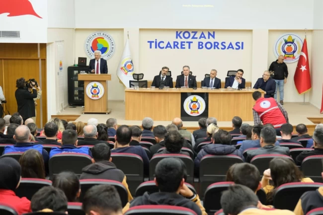 ‘Deprem Gerçeğiyle Yaşamak' konulu panel Adana Kozan'da yapıldı