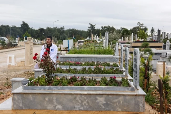 Antalya Büyükşehir 6 Şubat'ta hayatını kaybedenleri andı