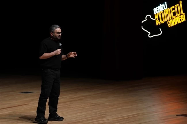 Denizli Komedi Festivali'nde kahkaha maratonu sürüyor
