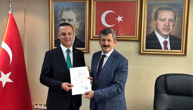 Ömer Selim Alan listeyi teslim etti.