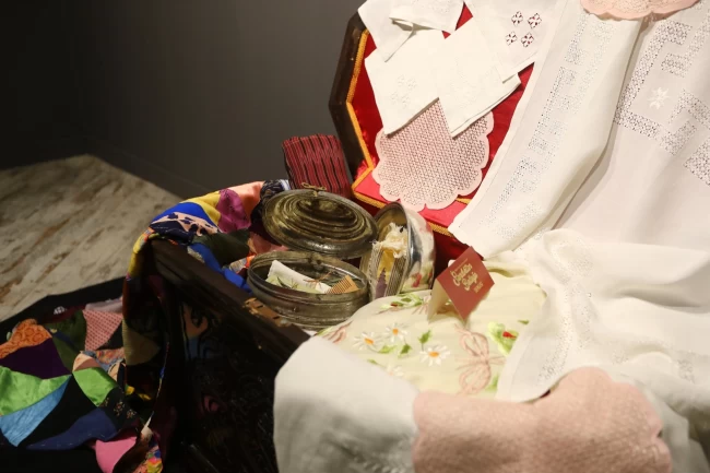 Gaziantep'te "Sandıktan Belleğe: Meral Dai'nin 70 Yıllık Çeyizi" sergisi açıldı