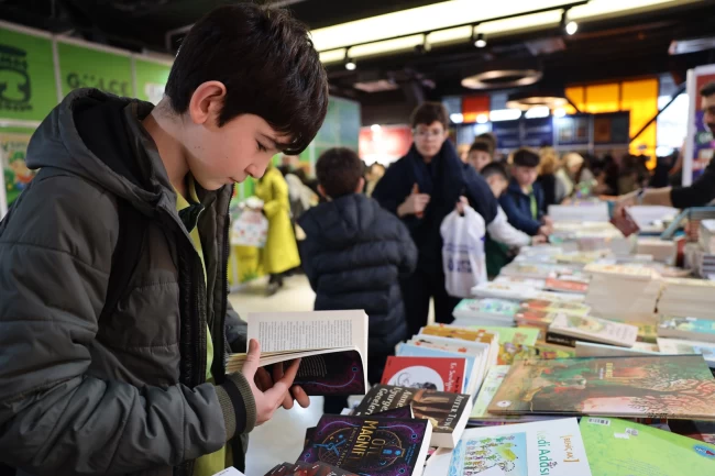 Sakarya Çocuk Edebiyatı Fuarı'na 2 günde rekor katılım