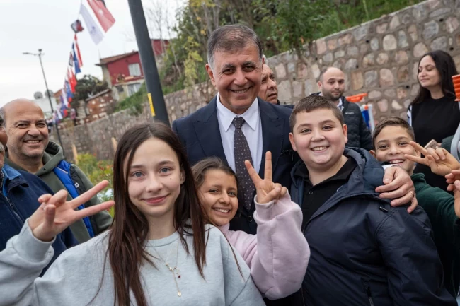 İzmir, çocuk dostu kent politikalarıyla Türkiye'ye örnek oldu