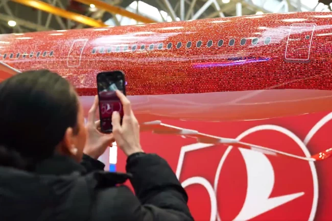 THY'den 500'üncü uçak gururu... 100 bin çalışanın fotoğrafı gökyüzünde