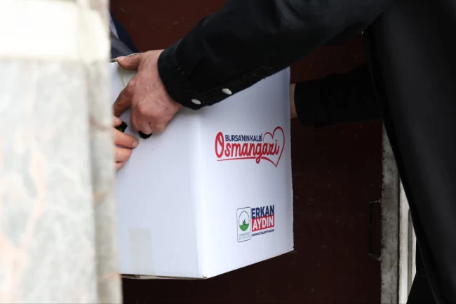 Bursa Osmangazi'de ihtiyaç sahiplerine erzak desteği
