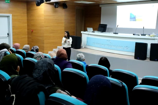 Antalya'da 'Çevre Dostu Çiftçi Kart' tanıtıldı