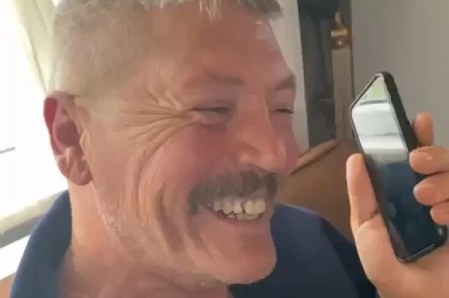 Düzceli muhtardan telefon satıcısına esprili yanıt... Kargo mu, karga mı?