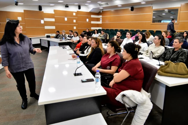 Bornova'da personele toplumsal cinsiyet eşitliği eğitimi