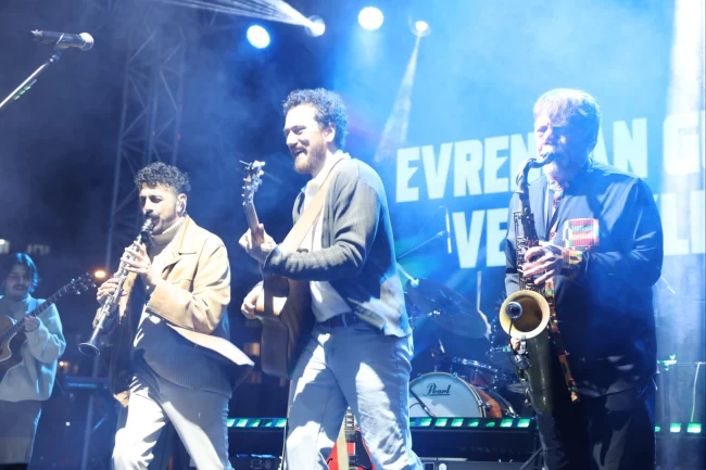 Bursa Nilüfer Genç Caz Evrencan Gündüz ile final yaptı