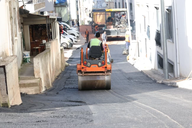 Bursa Osmangazi'de yıpranan yollara asfalt müdahalesi