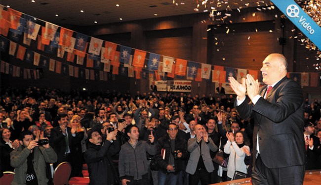 Proje tanıtımı izdihama döndü. Vatandaşlar salona sığmadı..