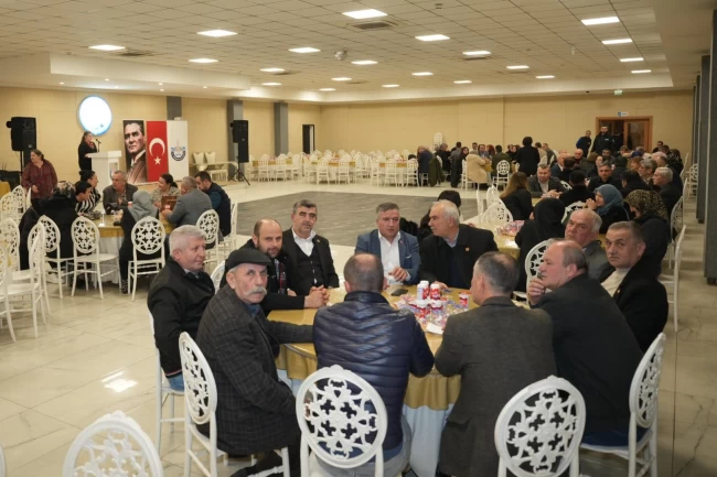 Bursa Yenişehir'de muhtarlarla dayanışma yemeği