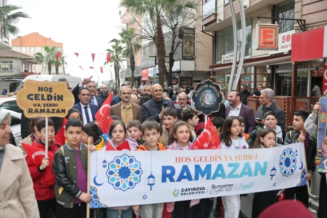 Kocaeli Çayırova'da Ramazan coşkuyla karşılandı
