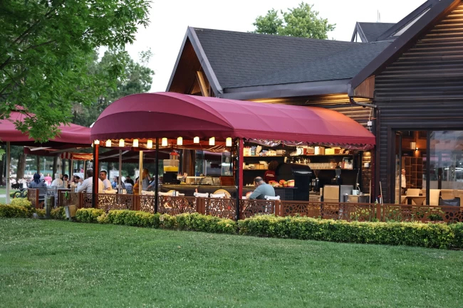 Sakarya'nın sosyal tesisleri iftar buluşmalarının adresi olacak