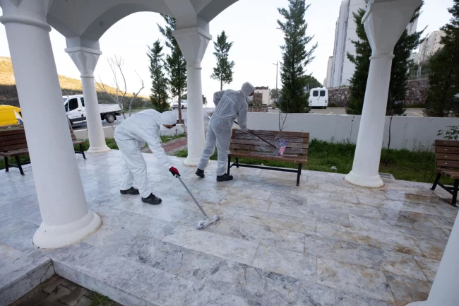 İzmir Narlıdere'de camilerde temizlik çalışması