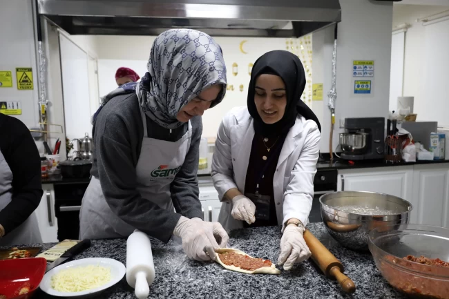 Ramazan'ın geleneksel lezzetleri SAMEK mutfağından geçti