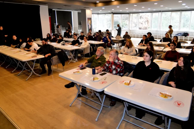 İzmir Bornova'da zeytinyağı kültürü geleceğe taşınıyor