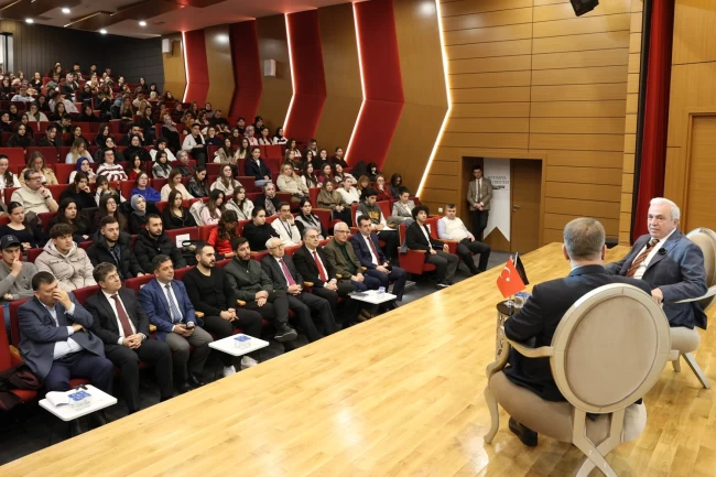 Nilüfer Belediye Başkanı Şadi Özdemir gençlerle buluştu