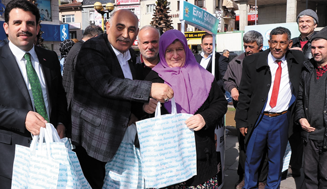 2 bin kişiye kandil simidi. Berberler odasına ziyaret..