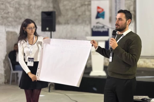 İzmir'de gençlerden kent yönetimine doğrudan katılım