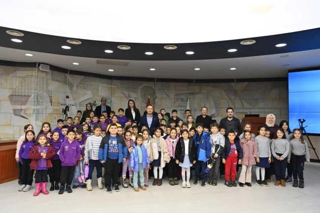 Balıkesir'de Başka Akın, öğrencileri belediyede ağırladı