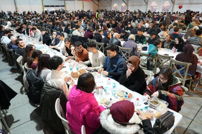 Kocaeli'nin Ramazan Çadırı'nda ilk oruçlar açıldı