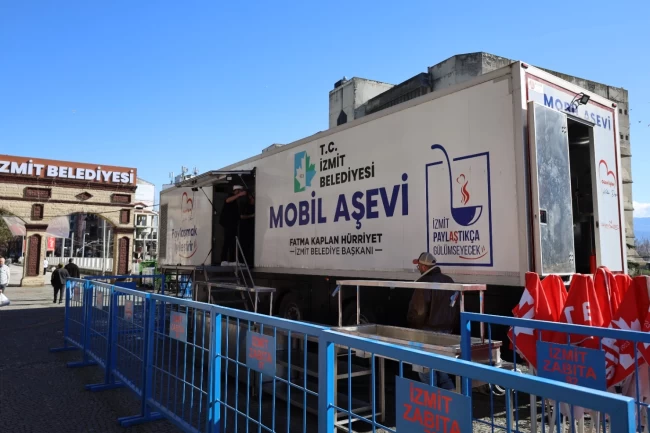 İzmit'te mobil aşeviyle her gün bin kişilik iftar