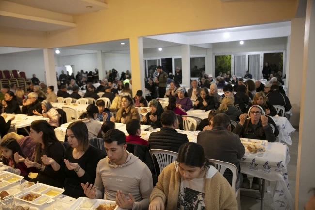 Ramazan'ın bereketi Güzelbahçe'de ortak sofrada paylaşıldı