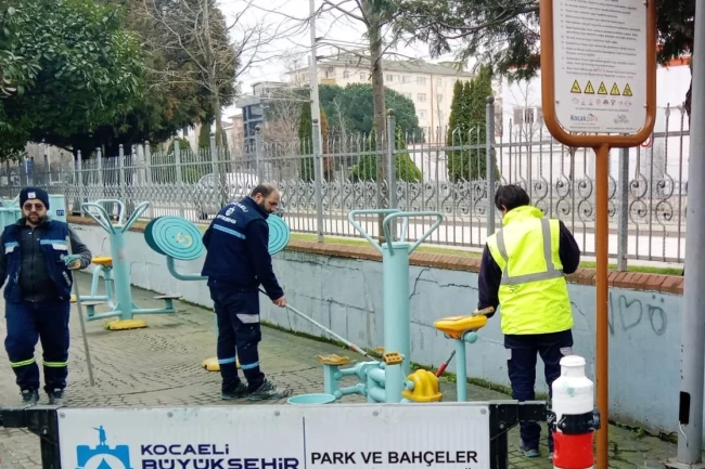 Kocaeli'de parklardaki spor aletleri yeniden kullanıma kazandırılıyor