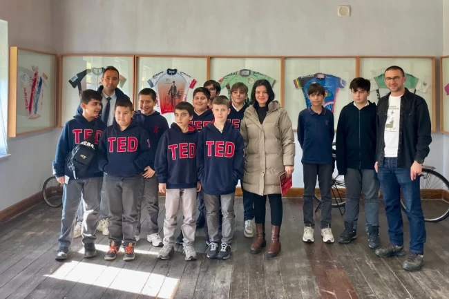 Öğrenciler Ertan Ayçetin Bisikletevi'nde Mysia Yolları'nı tanıdı