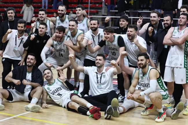 Sakarya'da Büyükşehir Basketbol'dan farklı galibiyet
