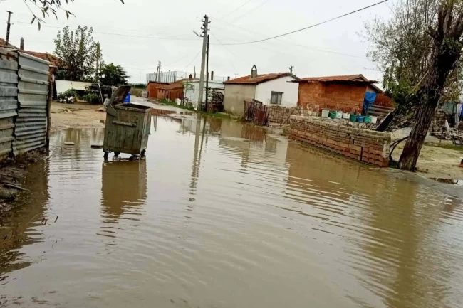 İpsala Köprü Mahallesi sular altında... 30 yıllık soruna kalıcı çözüm çağrısı