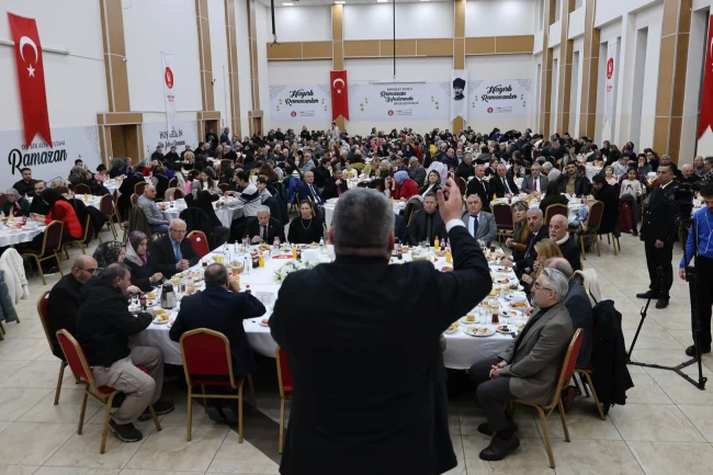 Ankara Keçiören'de emekli askerler aynı sofrada
