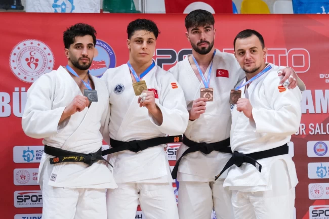 Kocaeli'de Judo Şampiyonasında Kağıtspor'dan madalya yağmuru