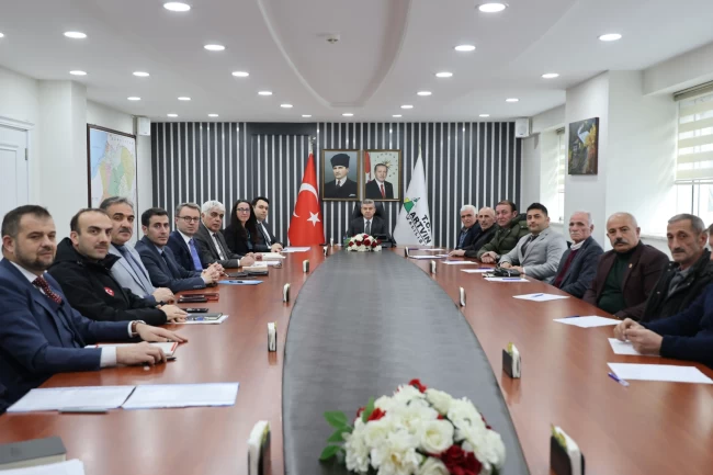 Artvin'de Vali Ergün muhtarların sorunlarını dinledi