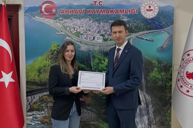 Artvin Arhavi'de kütüphane personeline başarı belgesi