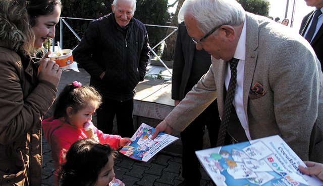 Posbıyık Başkan Çocuklara Kdz.Ereğli’yi anlatıyor.