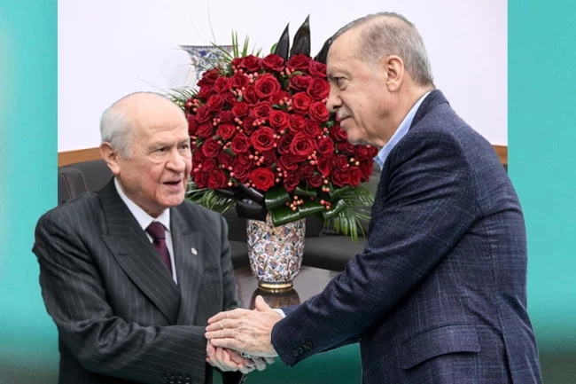 Bahçeli'den Cumhurbaşkanı Erdoğan'a 72 güllü yaş hediyesi