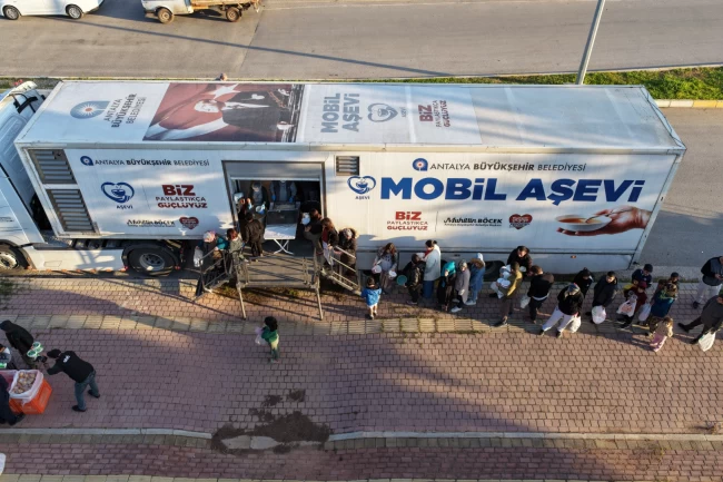 Antalya'da Mobil Aşevi Ramazan'da mahallelere ulaşıyor