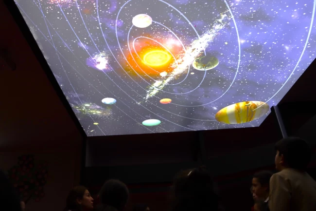 Maltepe'de minikler uzayın sırlarını bu atölyede keşfetti