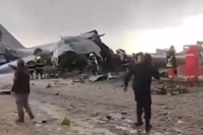 Bolivya'da para taşıyan uçak düştü: Çok sayıda ölü var