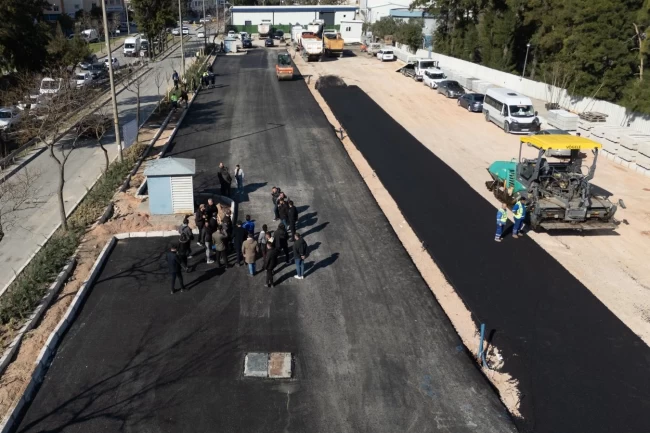 İzmir'in yollarında tam gaz asfalt seferberliği