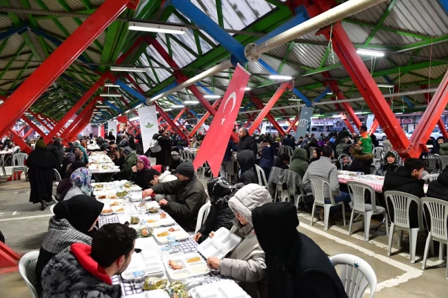 Osmangazi Belediyesi Soğanlı'da Gönül Sofrası kurdu